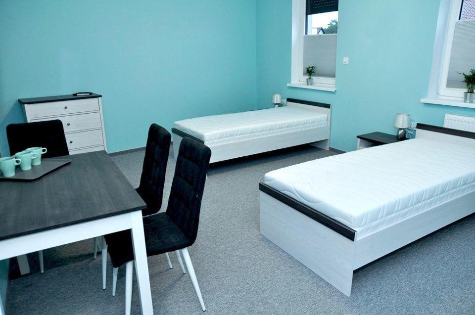 Pokoje, Apartamenty, Restauracja Marcus Оборники Екстериор снимка